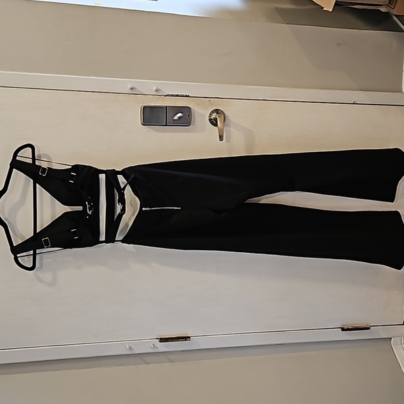 Fashion Nova Black Letting You Know Cut Out Jumpsuit S NWT - Picture 4 of 9